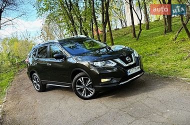 Внедорожник / Кроссовер Nissan X-Trail 2019 в Калуше
