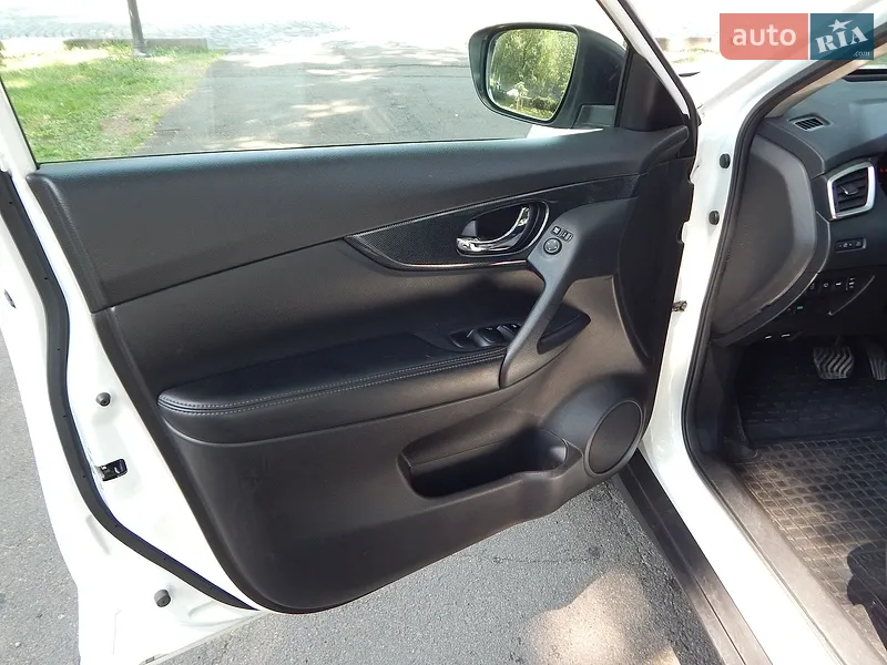 Nissan X-Trail 2015 VIN JN1TBNT32U0000449 фото оголошення 15 з 52