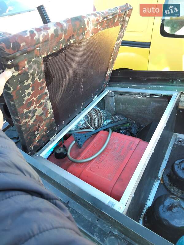 Човен Обь 1 1983 в Києві