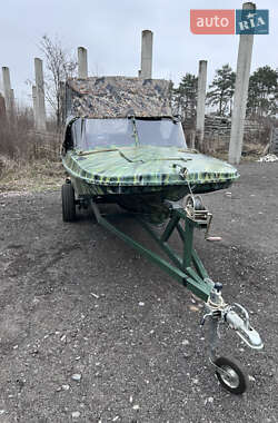 Лодка Обь 3 1998 в Белогородке