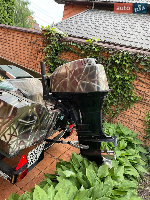 Катер Обь М 2000 в Киеве
