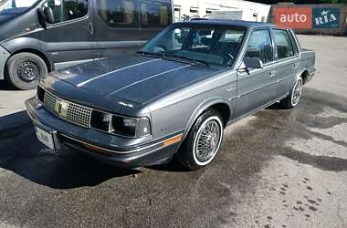 Седан Oldsmobile Cutlass Ciera 1985 в Киеве