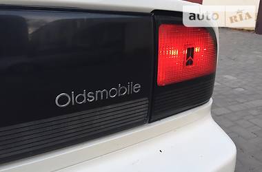 Седан Oldsmobile Cutlass 1993 в 
