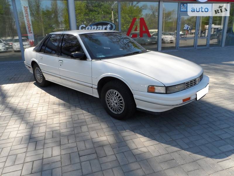 Седан Oldsmobile Cutlass 1993 в 