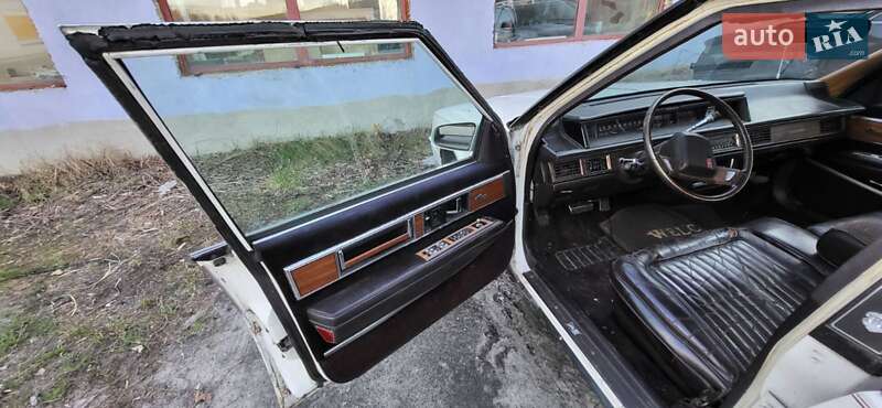 Седан Oldsmobile Ninety Eidht 1986 в Киеве