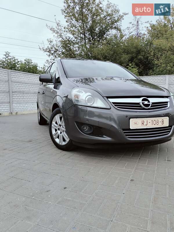 Минивэн Opel 1.8 Liter 2012 в Ровно