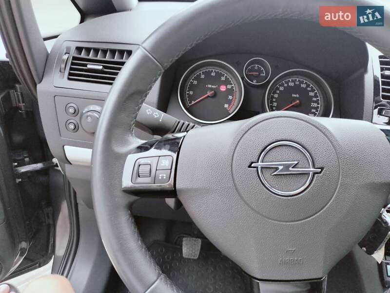 Минивэн Opel 1.8 Liter 2012 в Ровно