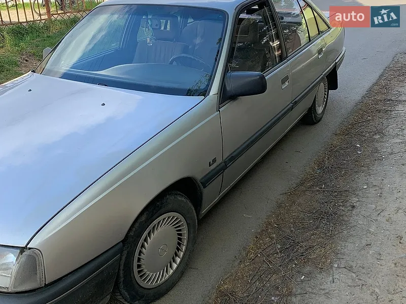 Opel 1.8 Liter 1987 VIN W0L000016H1170512 фото оголошення 2 з 44