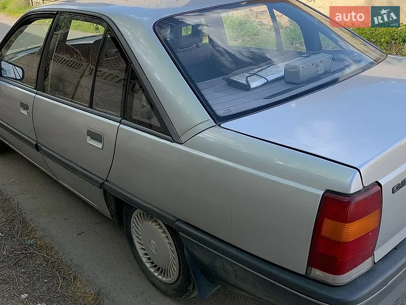 Opel 1.8 Liter 1987 VIN W0L000016H1170512 фото оголошення 11 з 44