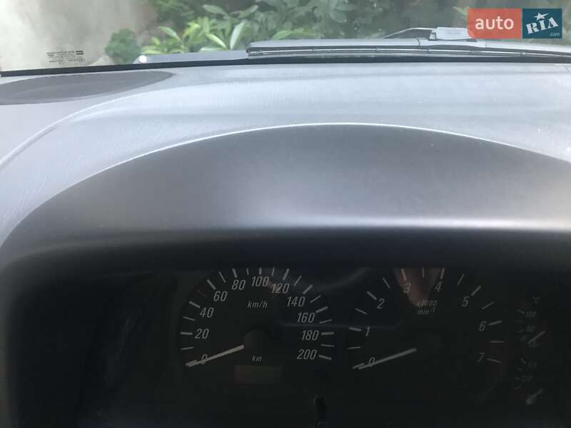 Микровэн Opel Agila 2000 в Ужгороде