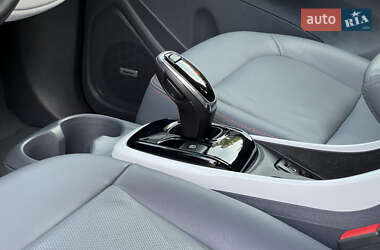 Хэтчбек Opel Ampera-e 2019 в 