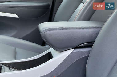 Хэтчбек Opel Ampera-e 2019 в 