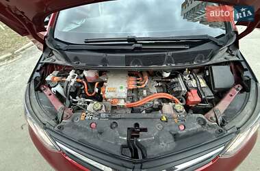 Хэтчбек Opel Ampera-e 2019 в 