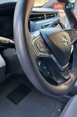 Хэтчбек Opel Ampera-e 2019 в 