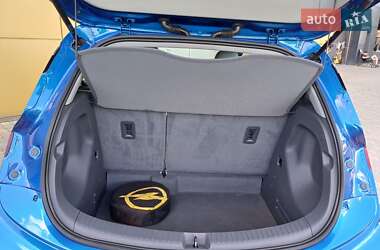 Хэтчбек Opel Ampera-e 2019 в 
