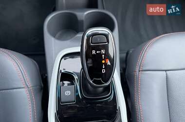 Хэтчбек Opel Ampera-e 2020 в 