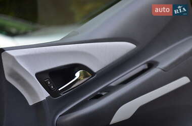 Хэтчбек Opel Ampera-e 2020 в 