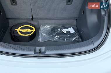 Хетчбек Opel Ampera-e 2020 в 