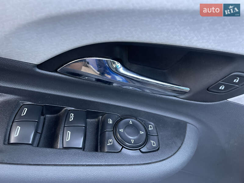 Хэтчбек Opel Ampera-e 2017 в Кривом Роге