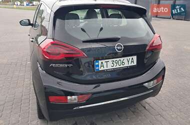 Хэтчбек Opel Ampera-e 2020 в 