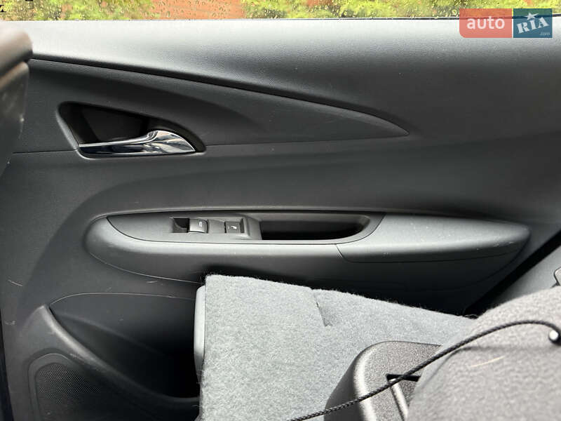 Хэтчбек Opel Ampera-e 2017 в Львове