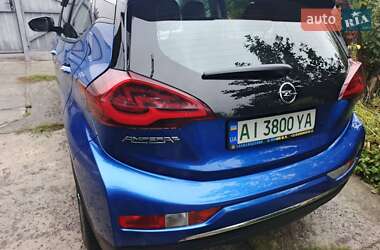 Хетчбек Opel Ampera-e 2018 в  фото 3 Хетчбек Opel Ampera-e 2018 в