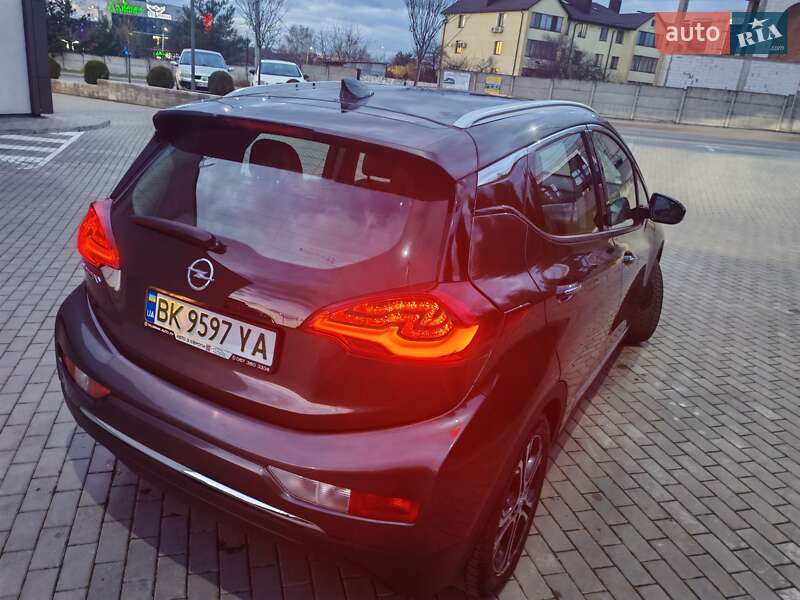 Хэтчбек Opel Ampera-e 2017 в Ровно
