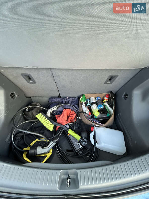 Хэтчбек Opel Ampera-e 2017 в Новояворовске фото 16 Хэтчбек Opel Ampera-e 2017 в Новояворовске