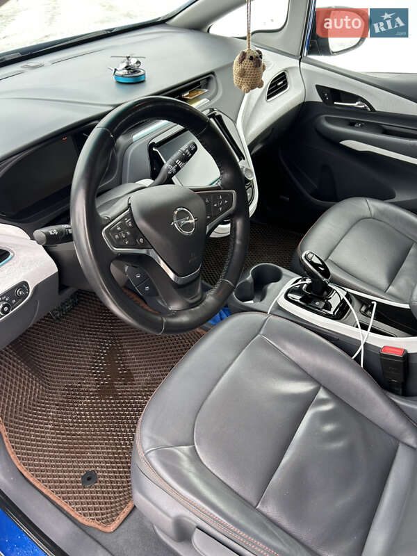 Хэтчбек Opel Ampera-e 2017 в Новояворовске фото 17 Хэтчбек Opel Ampera-e 2017 в Новояворовске