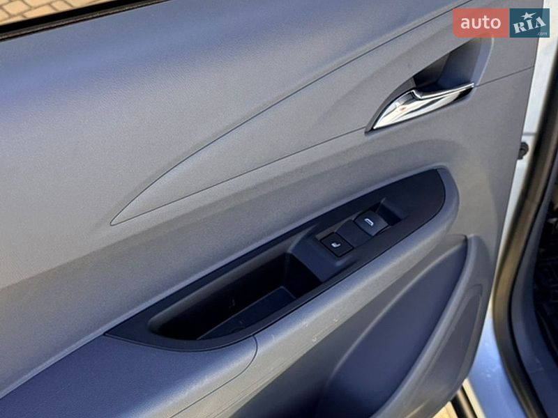 Хэтчбек Opel Ampera-e 2017 в Одессе фото 15 Хэтчбек Opel Ampera-e 2017 в Одессе