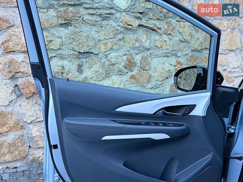 Хэтчбек Opel Ampera-e 2017 в Ровно