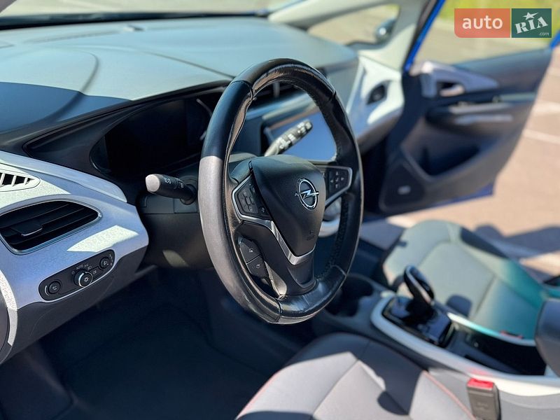 Хэтчбек Opel Ampera-e 2017 в Ровно