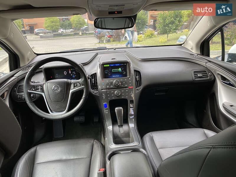 Хэтчбек Opel Ampera 2012 в Ивано-Франковске