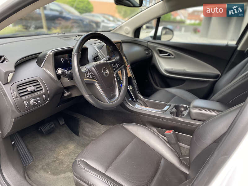 Хэтчбек Opel Ampera 2012 в Ивано-Франковске