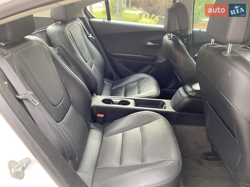 Хэтчбек Opel Ampera 2012 в Ивано-Франковске