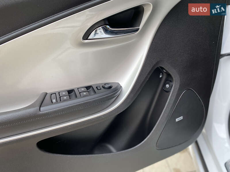 Хэтчбек Opel Ampera 2012 в Ивано-Франковске