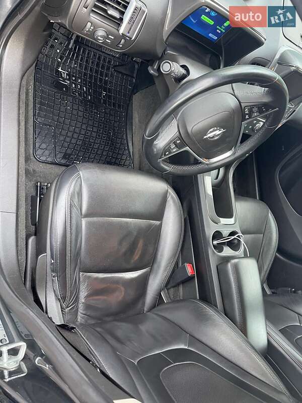 Хэтчбек Opel Ampera 2012 в Киеве фото 5 Хэтчбек Opel Ampera 2012 в Киеве