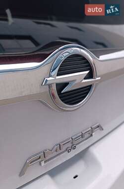Хэтчбек Opel Ampera 2012 в 
