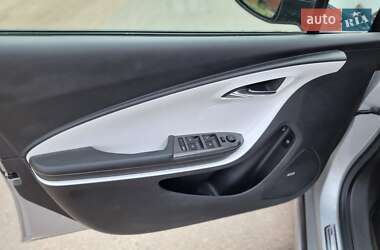 Хэтчбек Opel Ampera 2011 в 