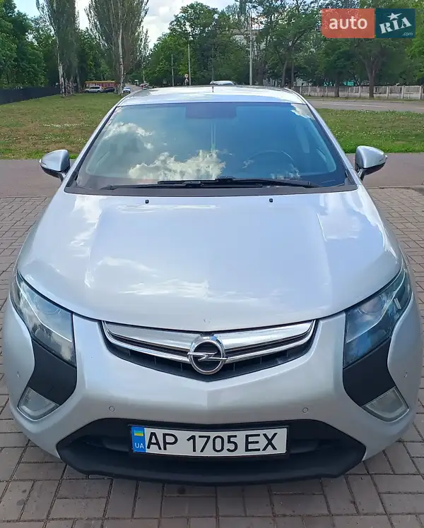 Opel Ampera 2012