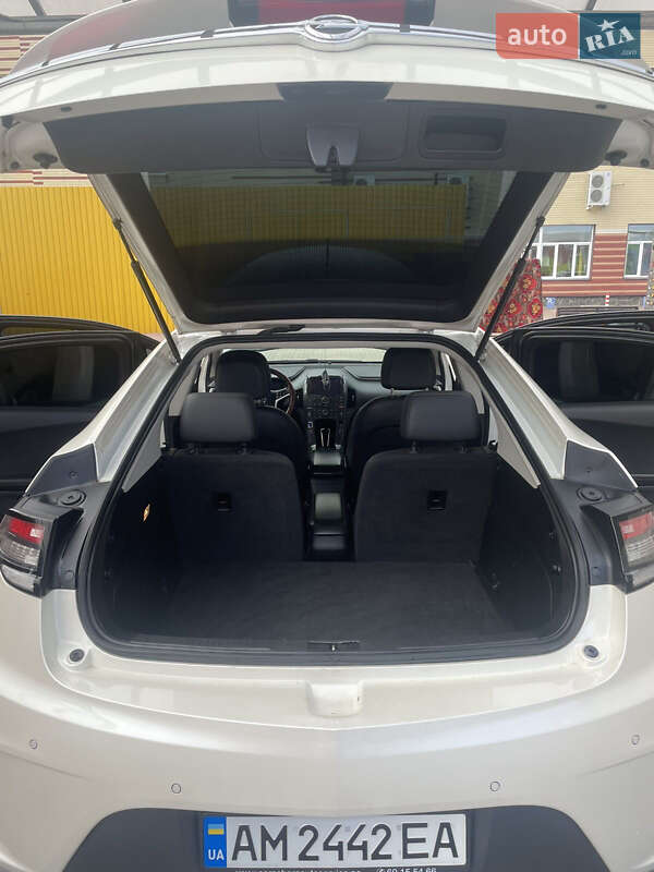 Хэтчбек Opel Ampera 2012 в Житомире