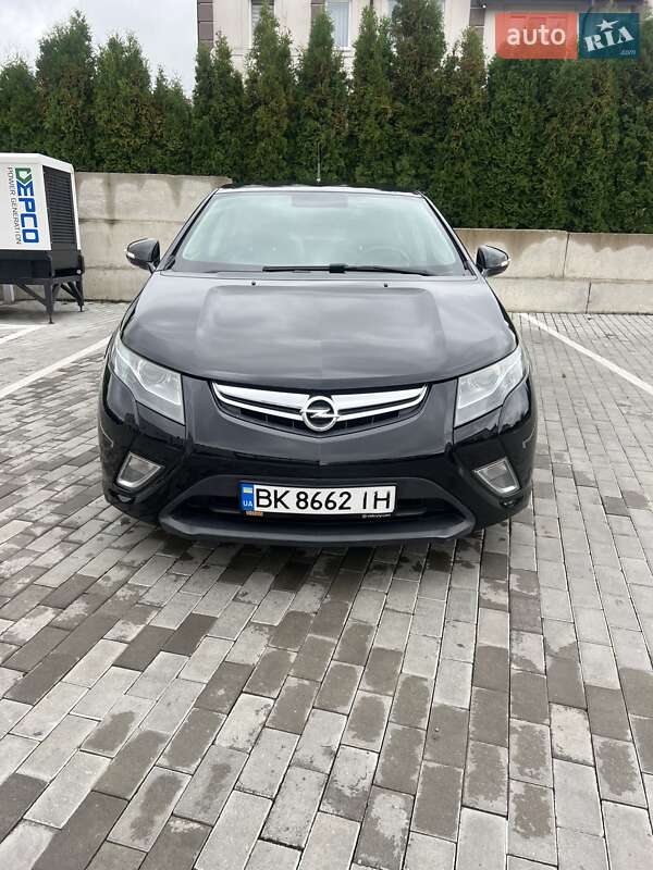 Хэтчбек Opel Ampera 2012 в Ровно