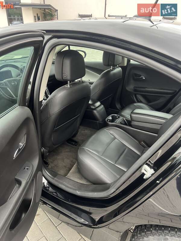 Хэтчбек Opel Ampera 2012 в Ровно