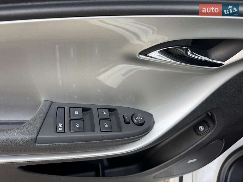 Хэтчбек Opel Ampera 2012 в Белой Церкви