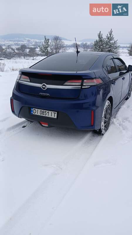 Хэтчбек Opel Ampera 2013 в Львове