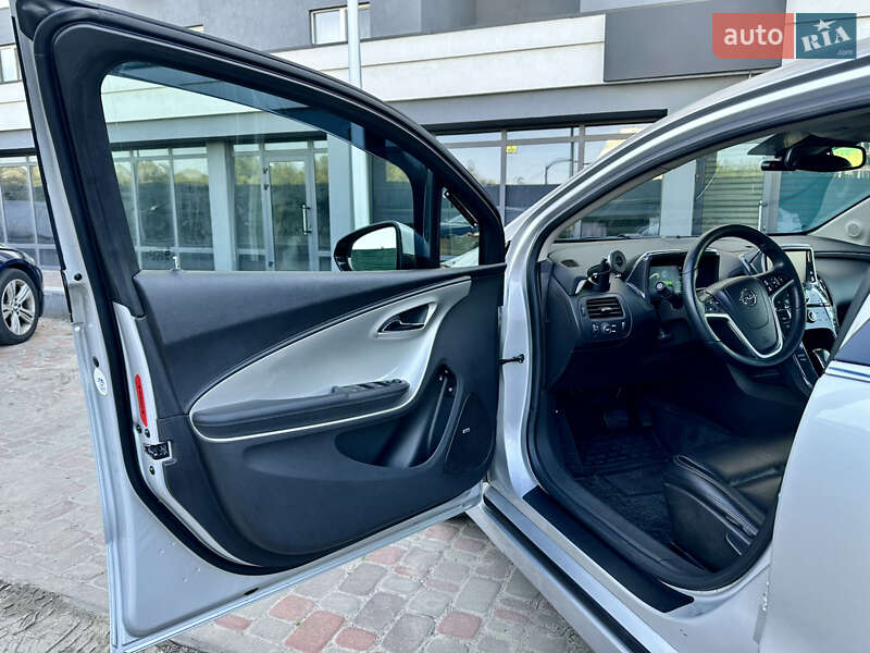 Хэтчбек Opel Ampera 2012 в Киеве фото 21 Хэтчбек Opel Ampera 2012 в Киеве