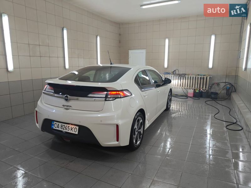 Хэтчбек Opel Ampera 2012 в Монастырище