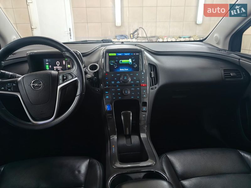 Хэтчбек Opel Ampera 2012 в Монастырище