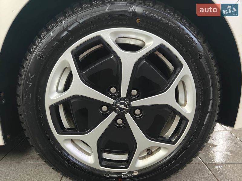 Хэтчбек Opel Ampera 2012 в Монастырище