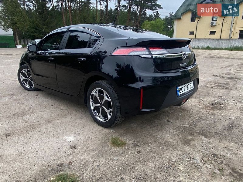 Хэтчбек Opel Ampera 2011 в Яворове